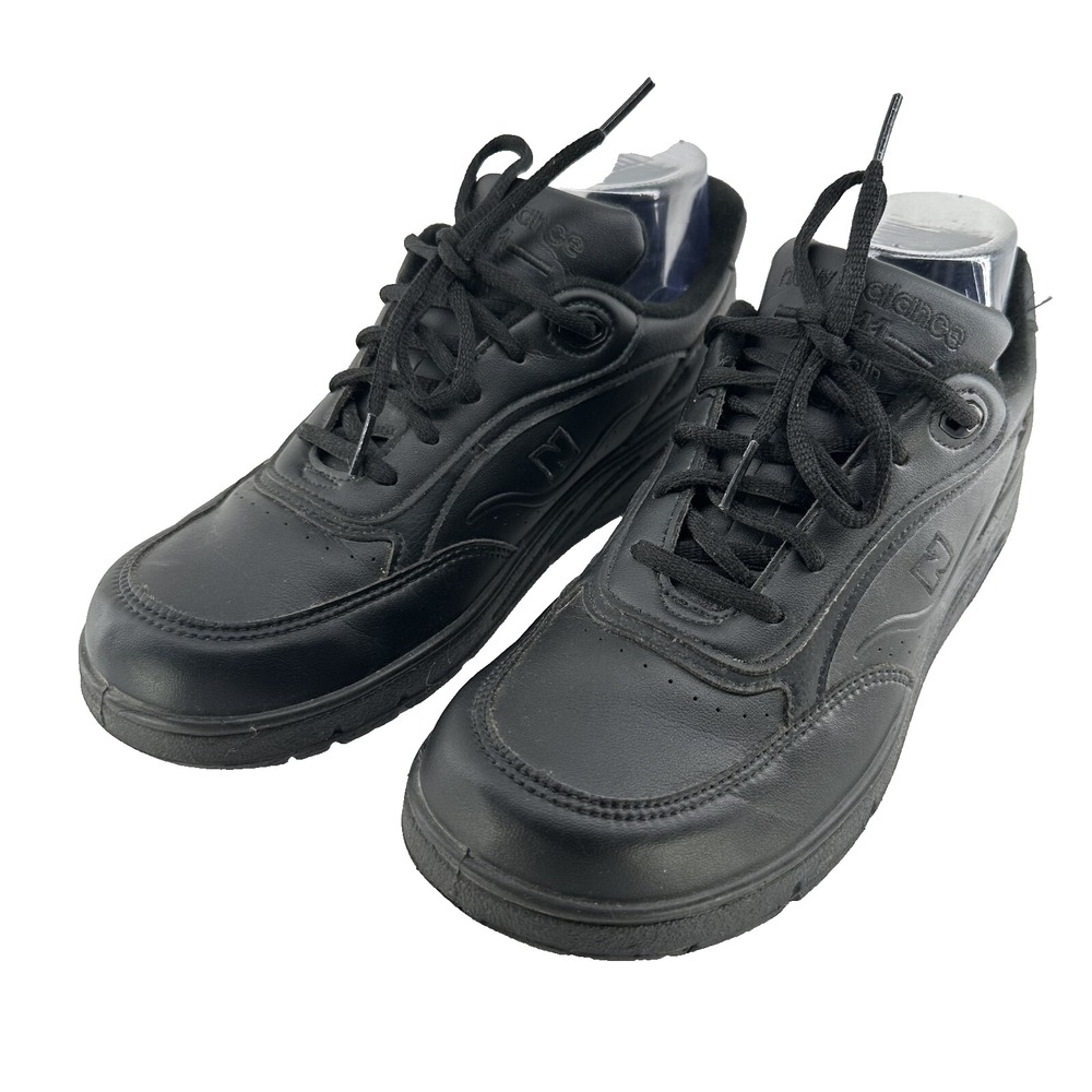 New Balance 811BK Womens 9 2A Narrow Black Leather Walking Shoes Rollbar USA